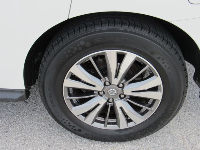 Used 2020 Nissan Pathfinder SV FWD image 14