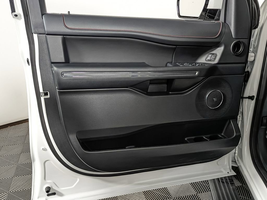 Used 2023 Ford Expedition Max Limited image 13