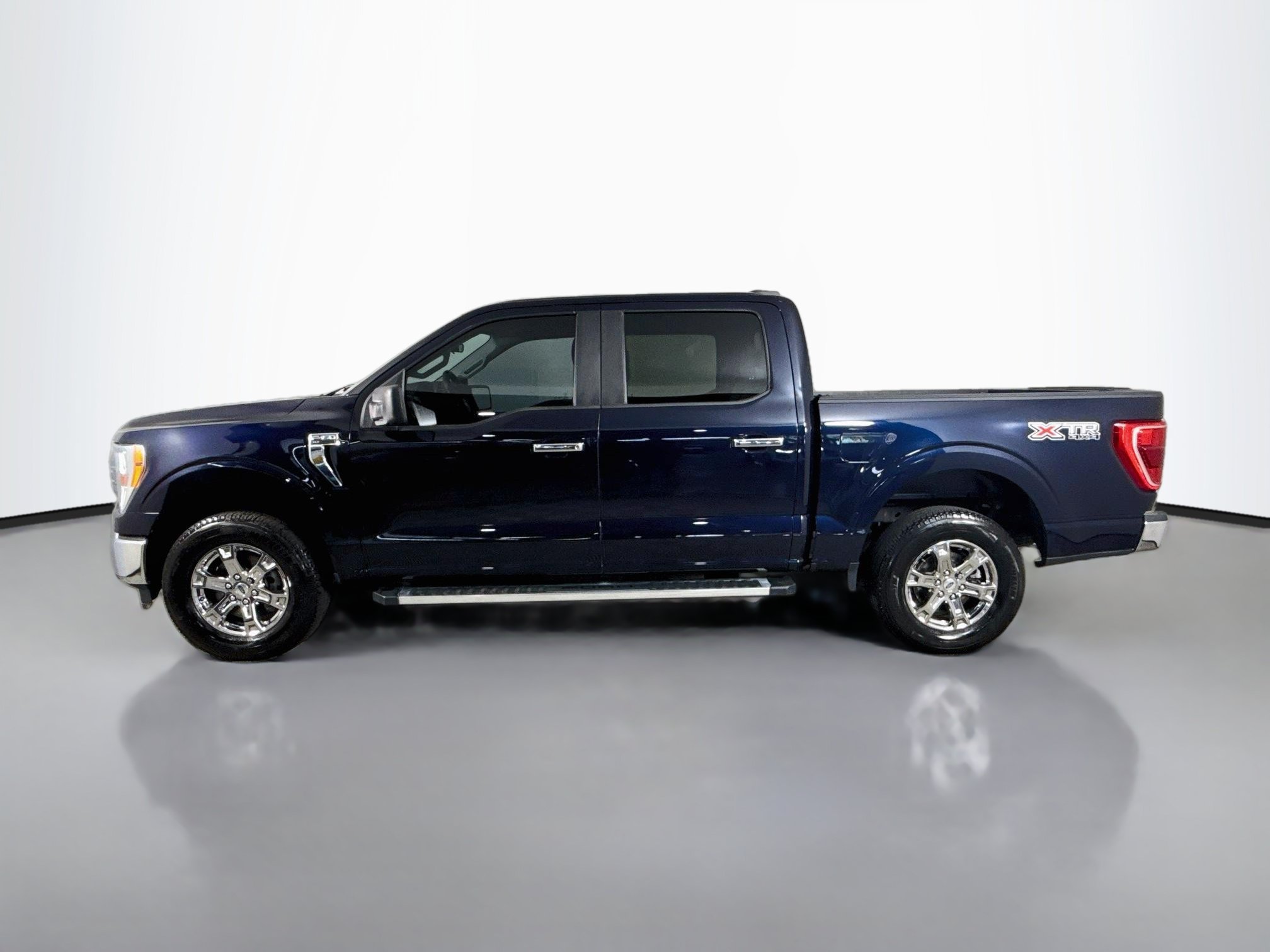 Used 2023 Ford F150 XLT w/ XTR Package AWD/4WD image 6