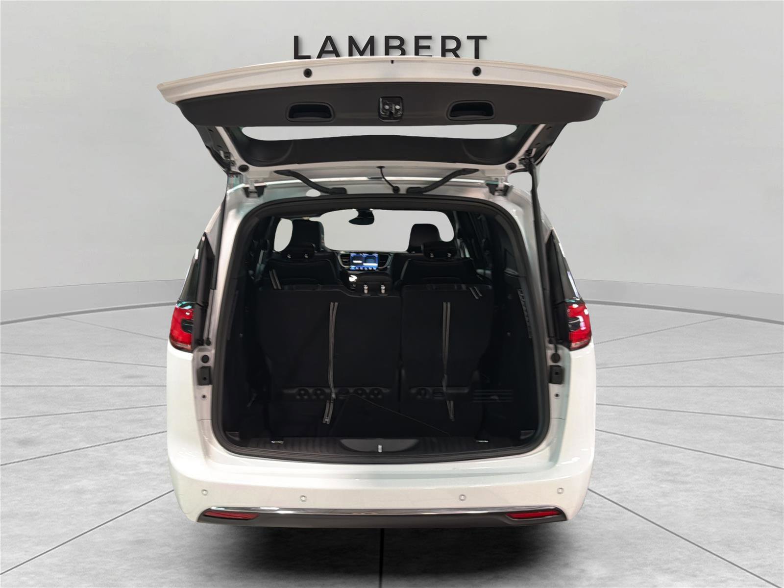 Used 2026 Chrysler Pacifica Select image 19