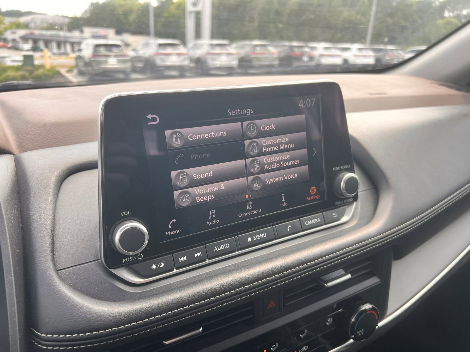 Used 2023 Nissan Rogue S FWD image 15