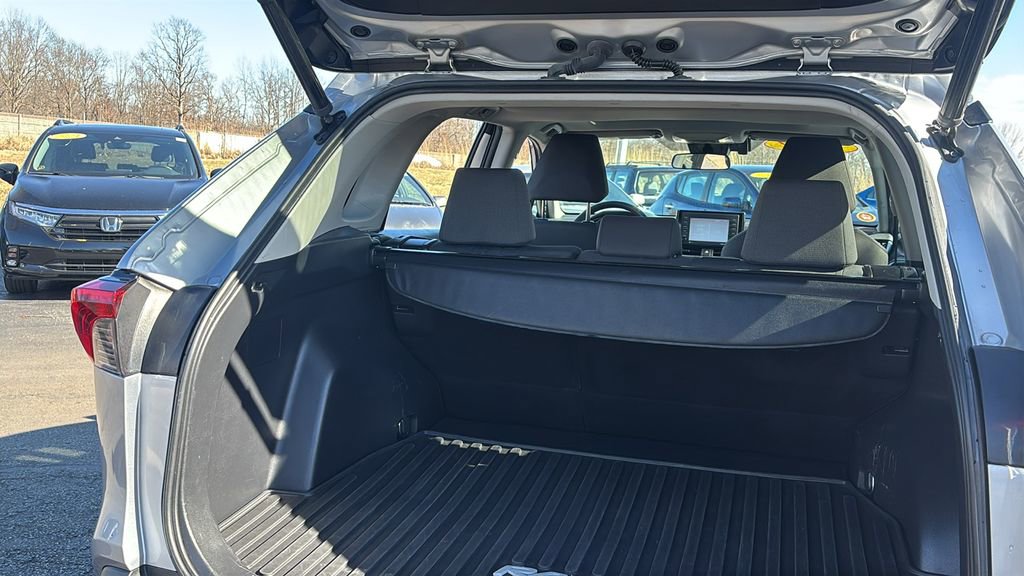 Used 2022 Toyota RAV4 XLE w/ Convenience Package image 35