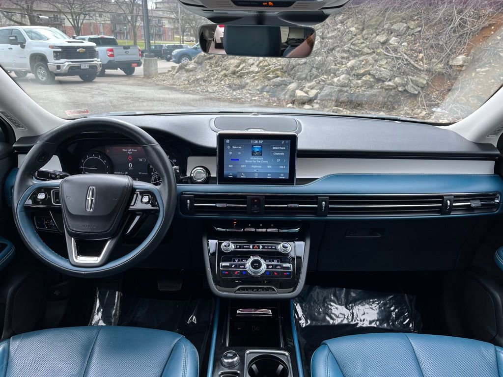 Used 2020 Lincoln Corsair Reserve w/ Appearance Package image 12