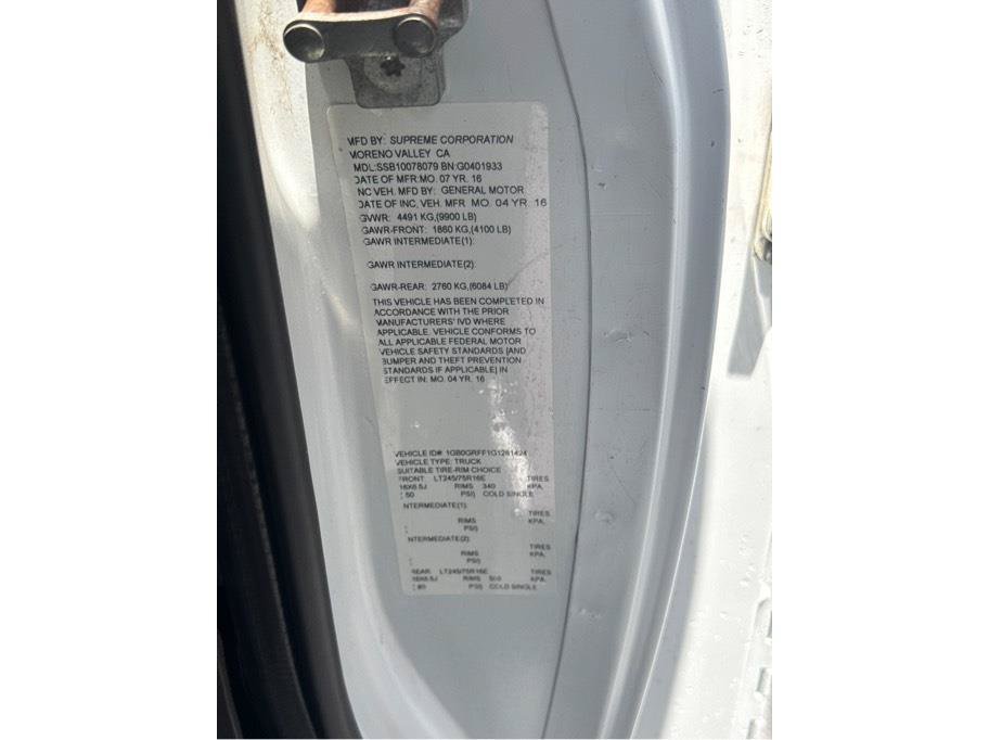 Used 2016 Chevrolet Express 3500 w/ Chrome Appearance Package RWD image 23
