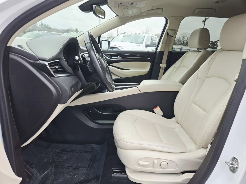 Used 2023 Buick Enclave Essence image 11