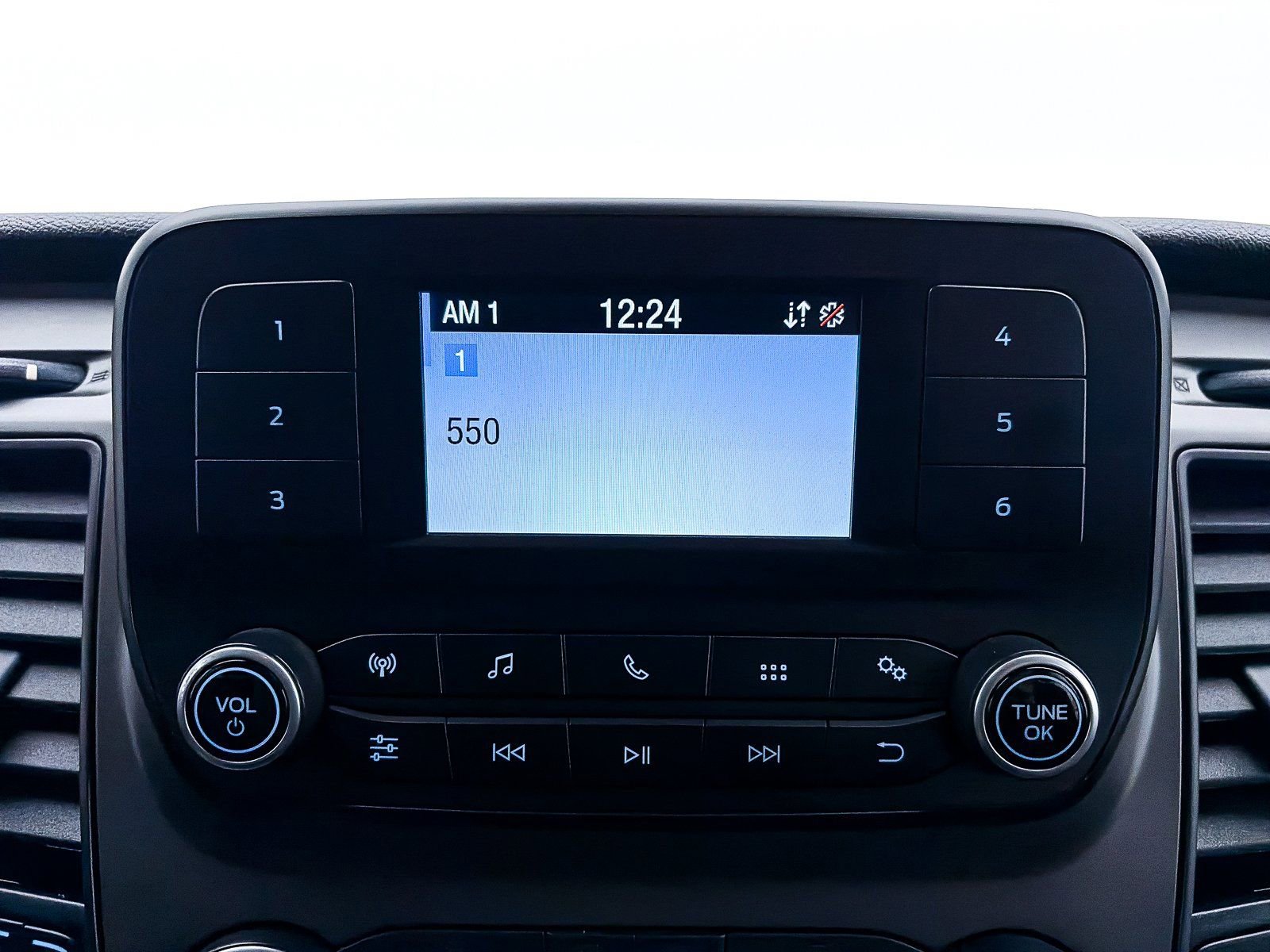 Used 2020 Ford Transit 150 XLT image 18