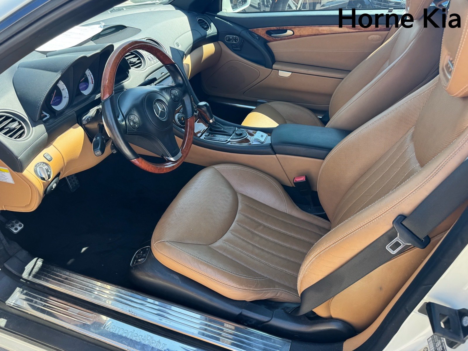 Used 2011 Mercedes-Benz SL 550 image 9