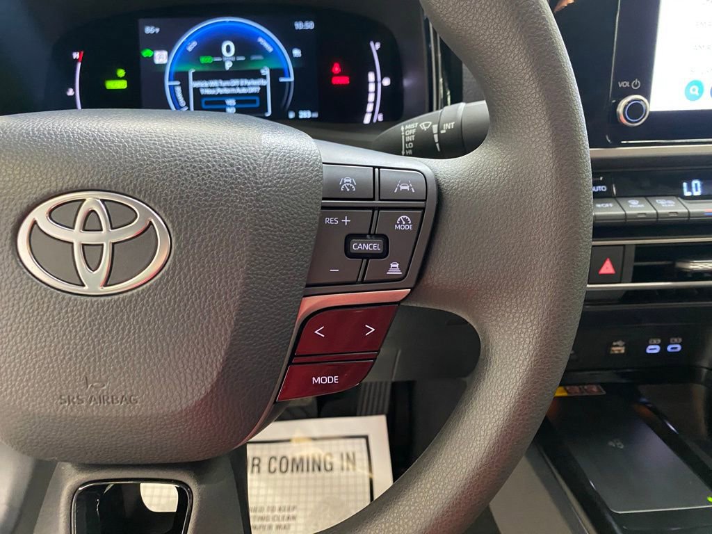 Used 2025 Toyota Camry LE w/ Convenience Package image 21