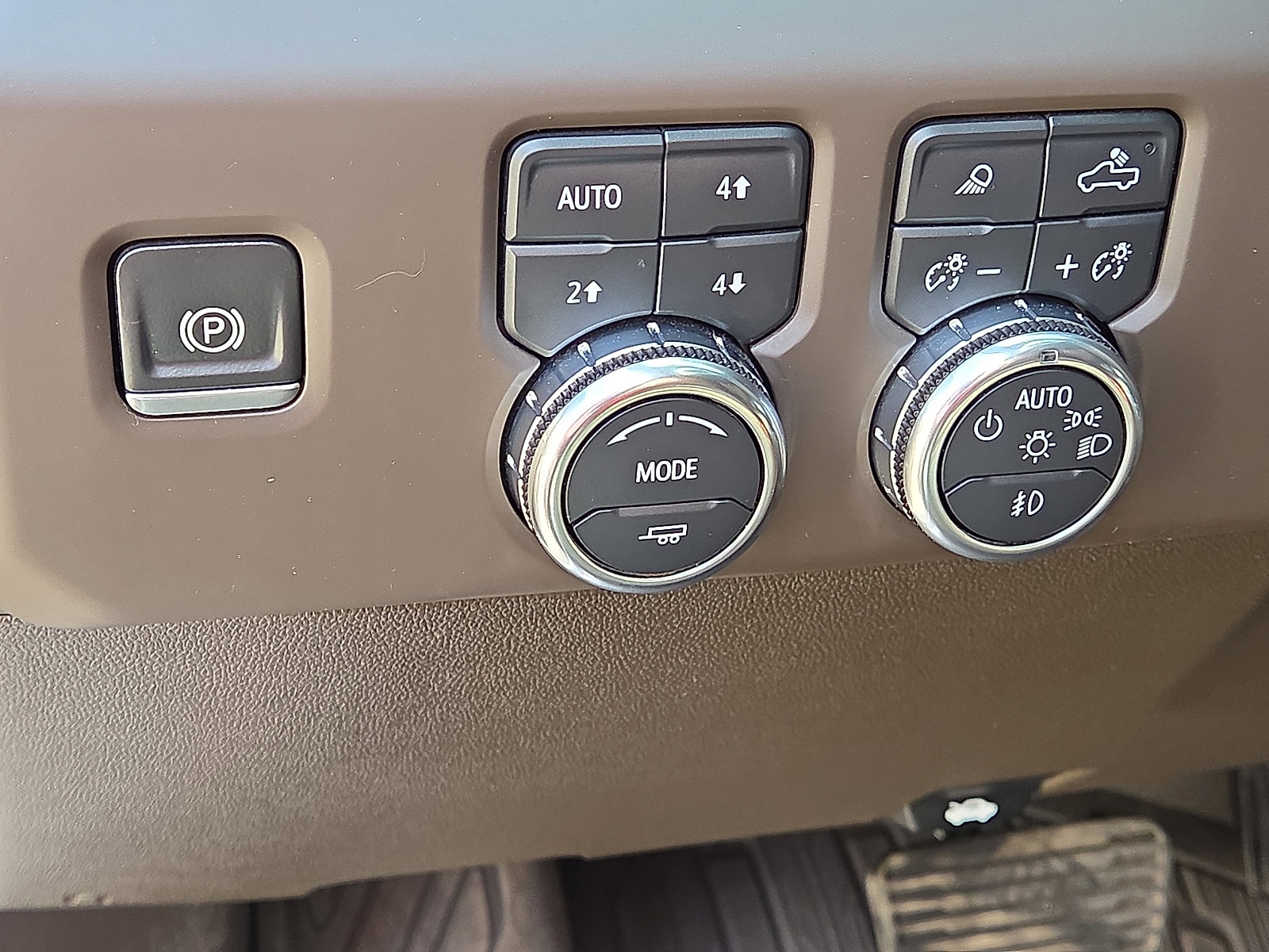 Used 2024 GMC Sierra 2500 Denali w/ Technology Package image 11