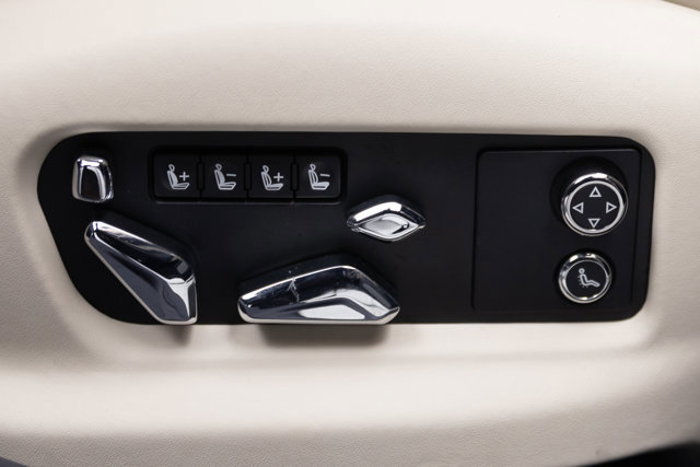 Used 2021 Bentley Flying Spur W12 image 12