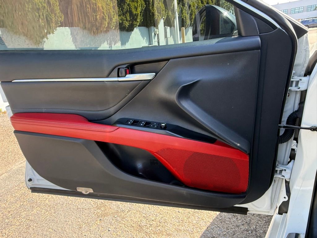 Used 2018 Toyota Camry XSE FWD image 22