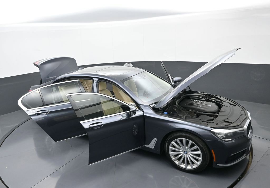 Used 2016 BMW 740i RWD image 38