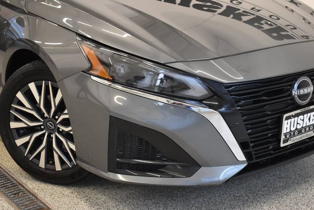 Used 2025 Nissan Altima 2.5 SV FWD image 29
