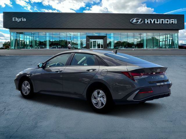 New 2026 Hyundai Elantra SE FWD image 4