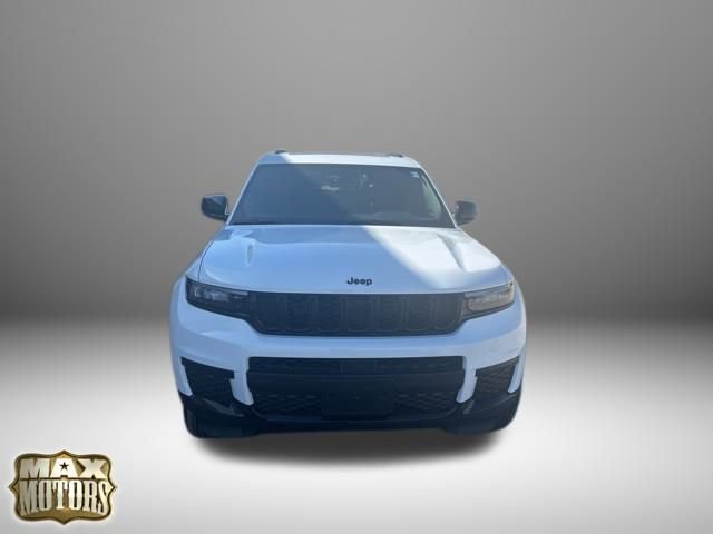 New 2025 Jeep Grand Cherokee L Altitude image 2