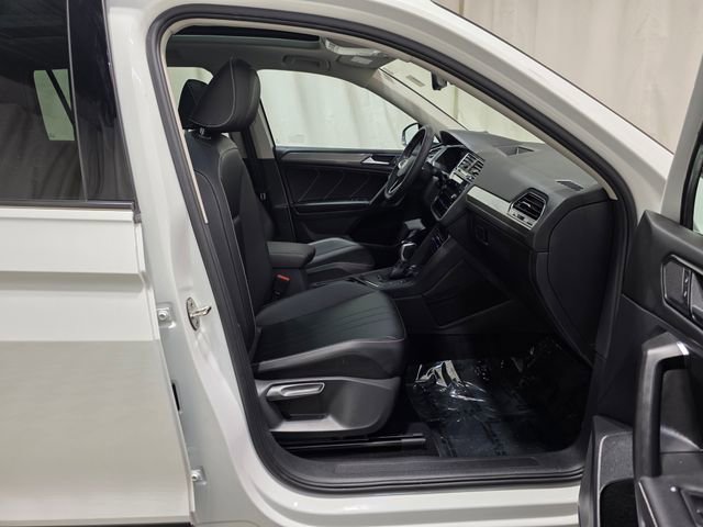 Certified 2022 Volkswagen Tiguan SE image 34
