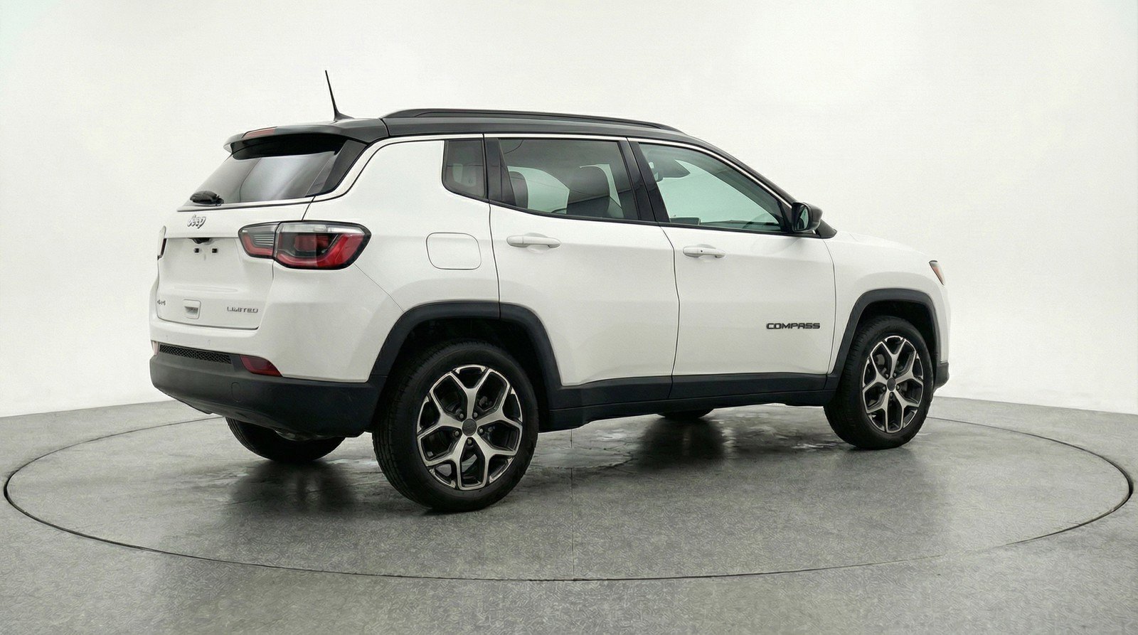 Used 2025 Jeep Compass Limited image 9