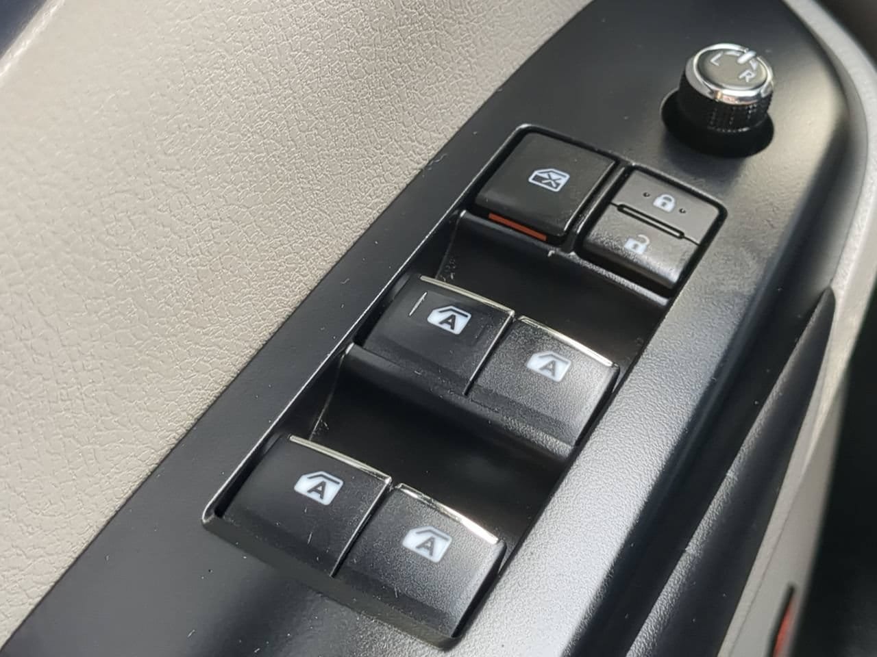 Used 2018 Toyota Highlander Limited Platinum AWD/4WD image 24