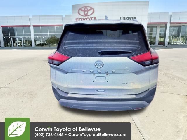 Used 2023 Nissan Rogue SV w/ SV Premium B Package image 4