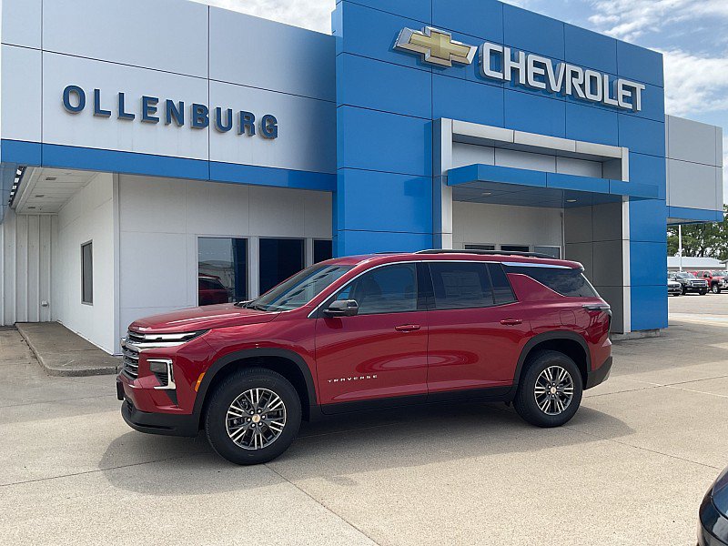 New 2026 Chevrolet Traverse LT w/ Driver Confidence Package AWD/4WD image 1