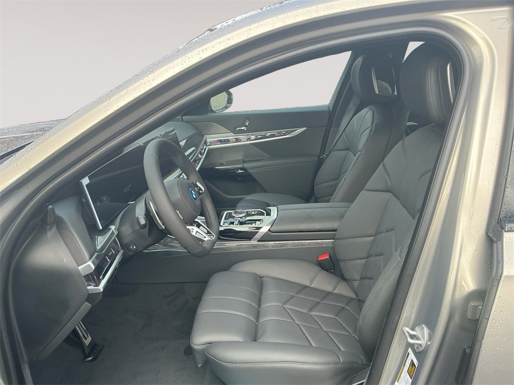 New 2026 BMW 750e xDrive image 9