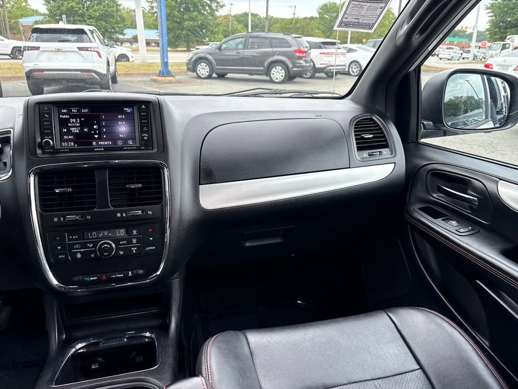 Used 2014 Dodge Grand Caravan R/T w/ Safety Sphere Group FWD image 11