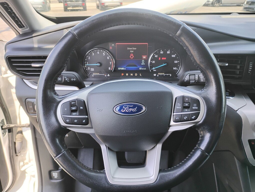 Used 2022 Ford Explorer XLT AWD/4WD image 17