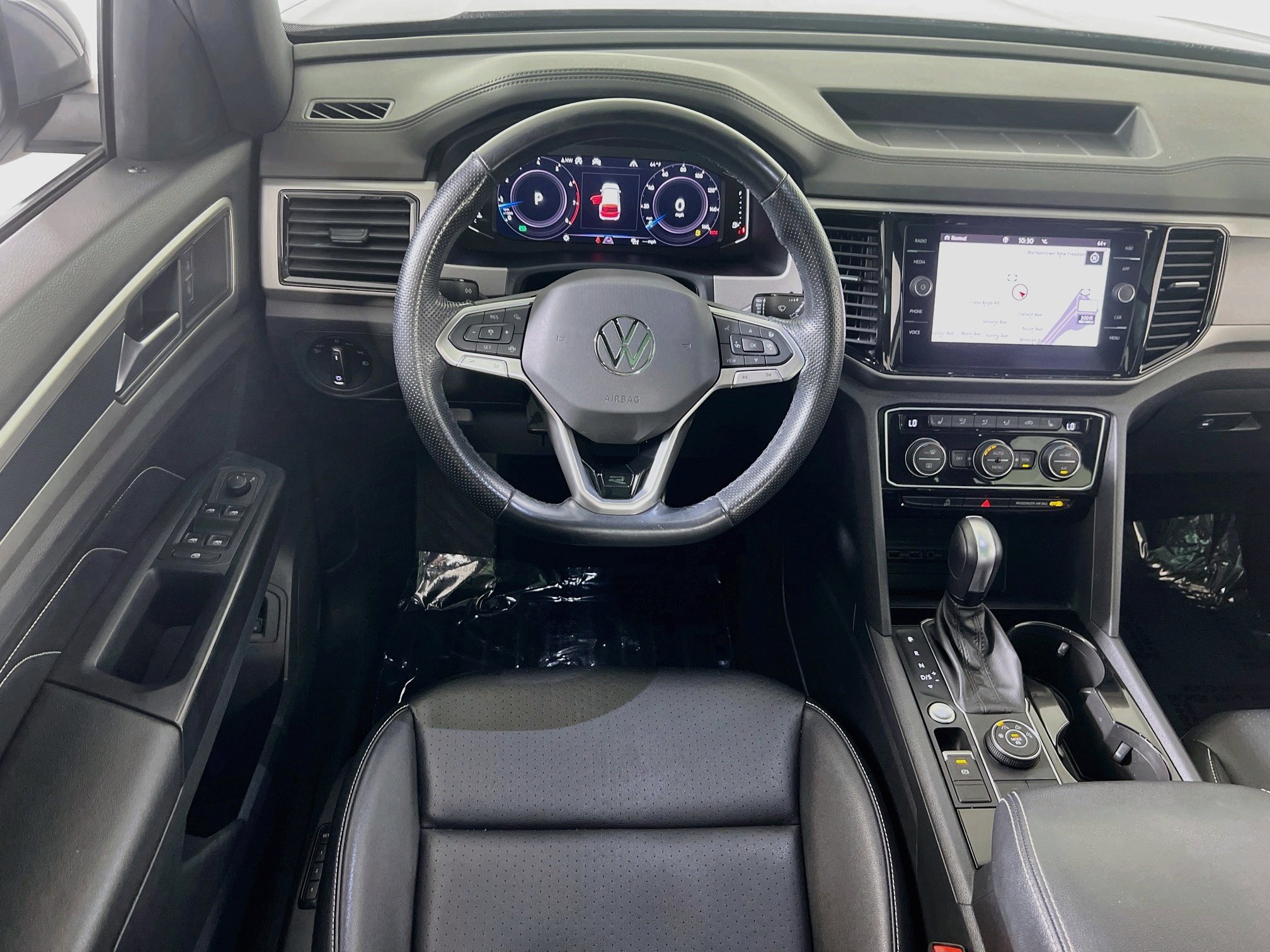 Used 2020 Volkswagen Atlas Cross Sport SEL R-Line AWD/4WD image 23