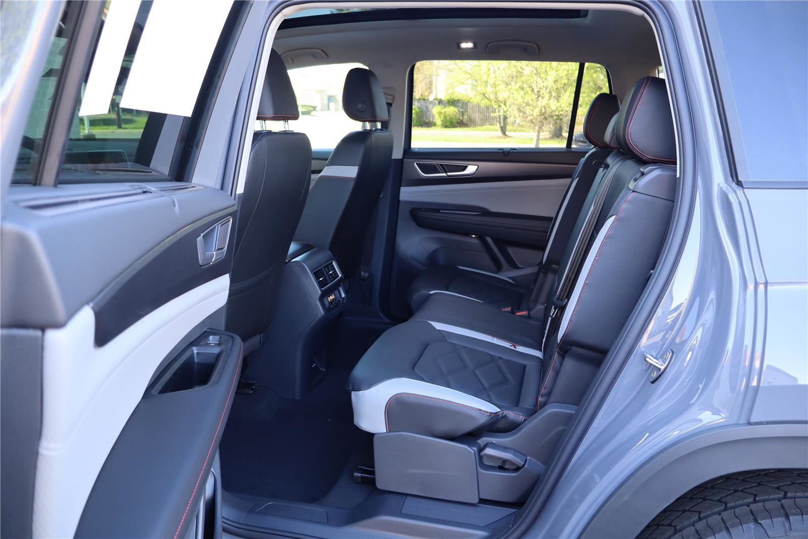 New 2026 Volkswagen Atlas Peak Edition image 22