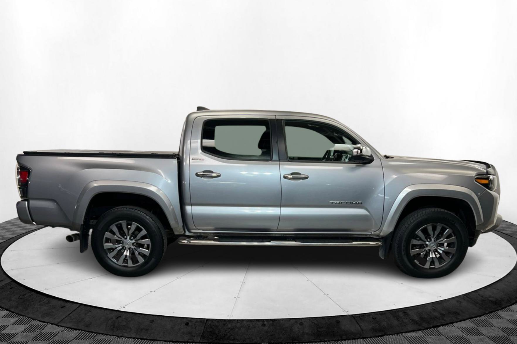 Used 2021 Toyota Tacoma Limited image 6