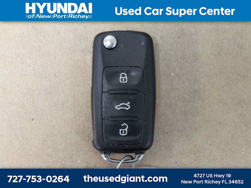 Used 2017 Volkswagen Beetle 1.8T SEL FWD image 37