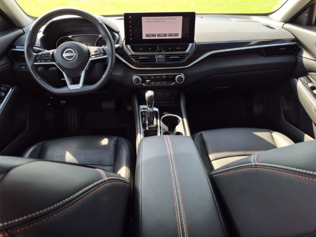 Used 2024 Nissan Altima 2.5 SR w/ SR Premium Package FWD image 26