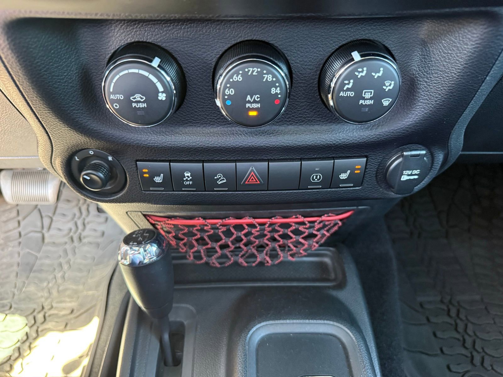 Used 2017 Jeep Wrangler Rubicon AWD/4WD image 23