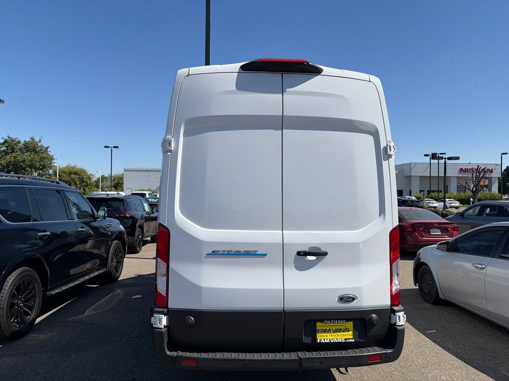 Used 2022 Ford E-Transit 148 High Roof Extended RWD image 5