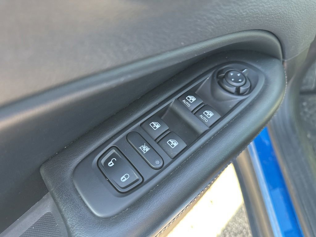 Used 2018 Jeep Compass Latitude w/ Popular Equipment Group AWD/4WD image 15