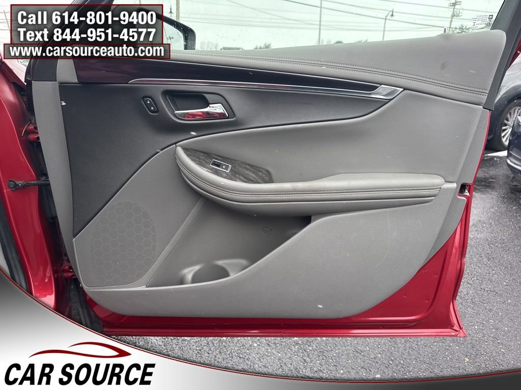 Used 2015 Chevrolet Impala LT w/ Convenience Package image 28
