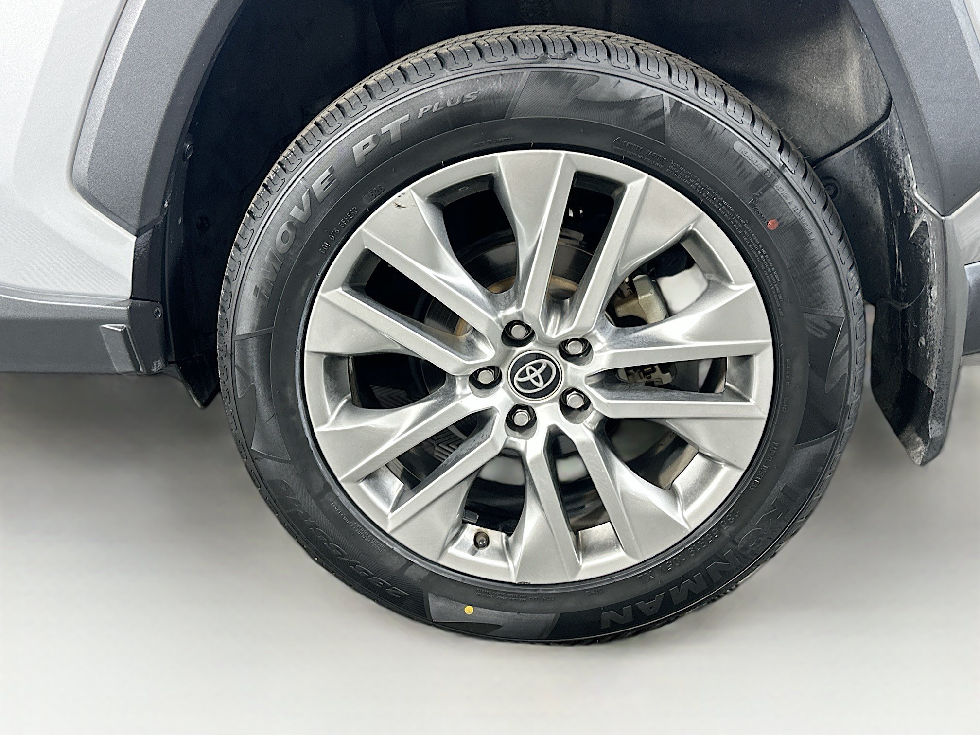 Used 2022 Toyota RAV4 Limited FWD image 11