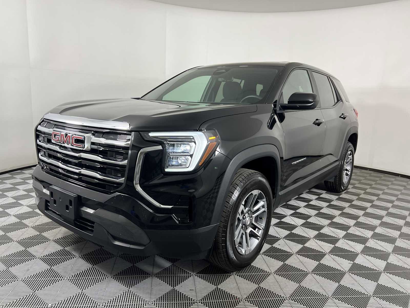 Used 2025 GMC Terrain Elevation AWD/4WD image 3