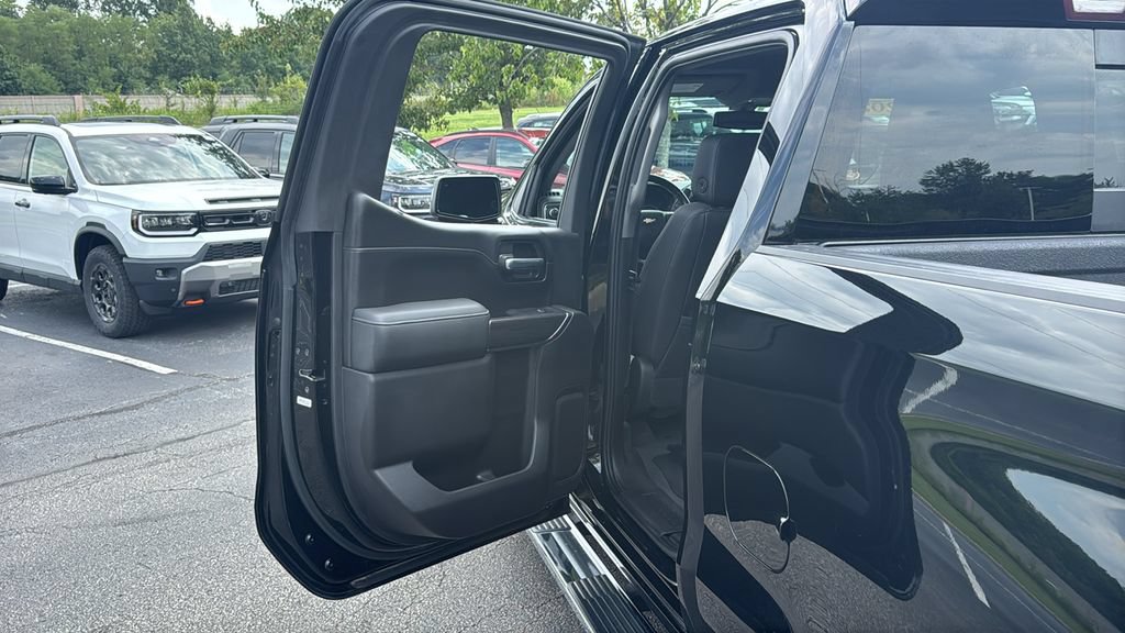 Used 2021 Chevrolet Silverado 1500 LTZ AWD/4WD image 24