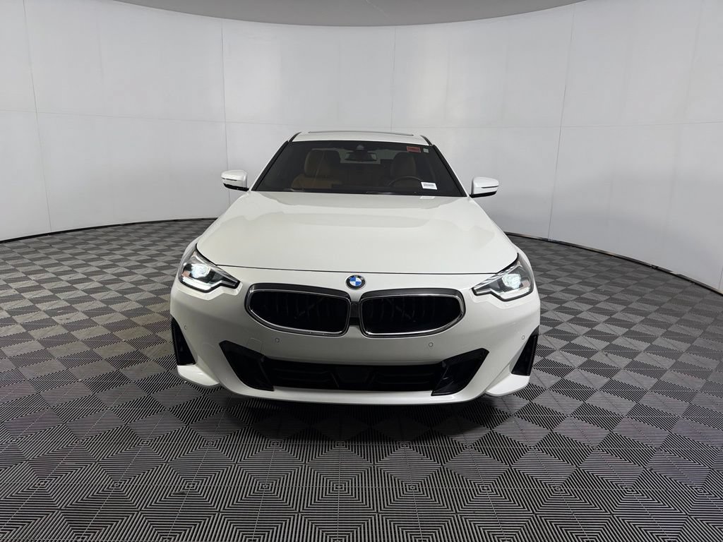 Used 2024 BMW 230i Coupe w/ Convenience Package RWD image 3