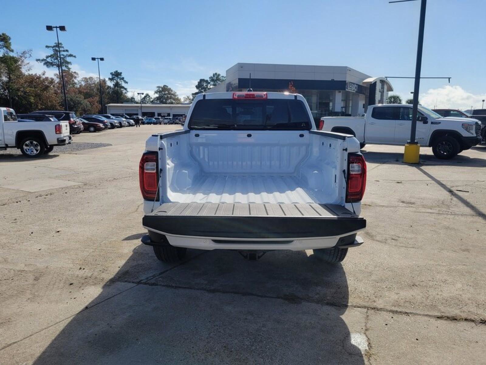 New 2026 GMC Canyon Elevation image 7