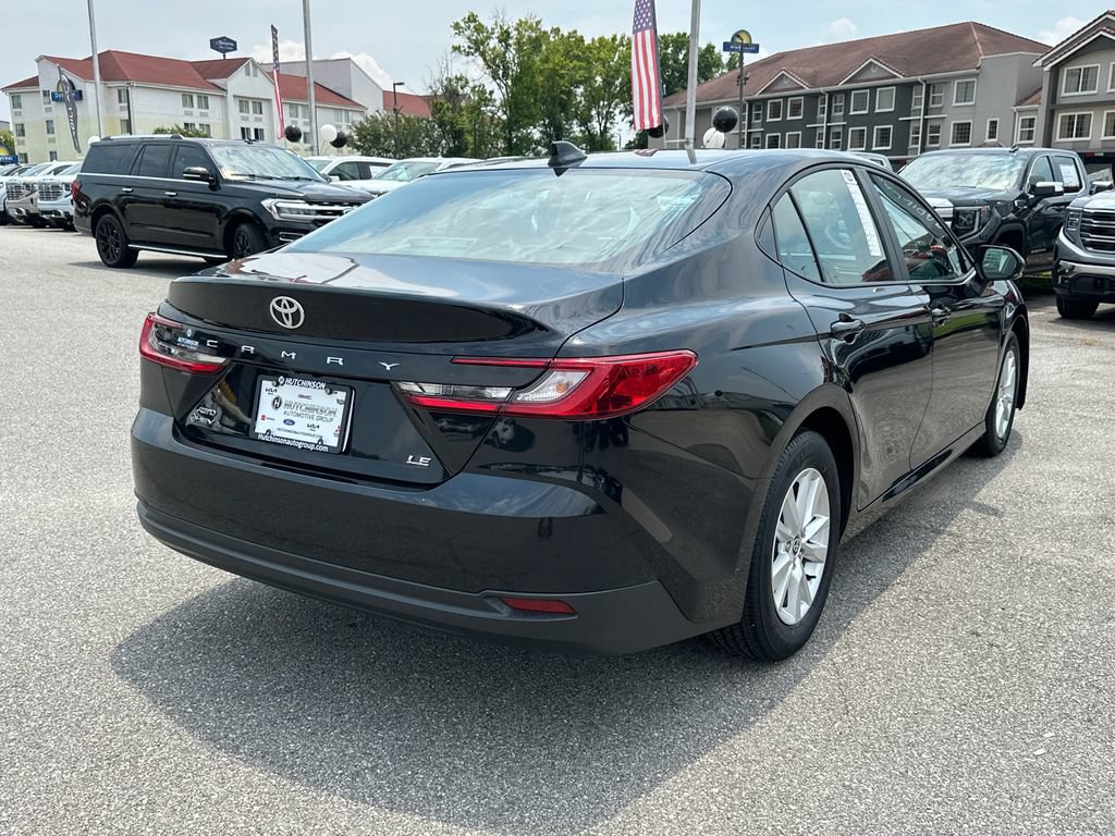 Used 2025 Toyota Camry LE AWD/4WD image 7