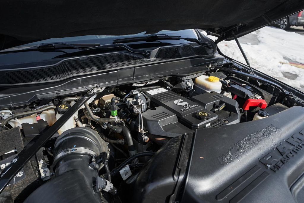 Used 2021 RAM 3500 Laramie w/ Night Edition image 27