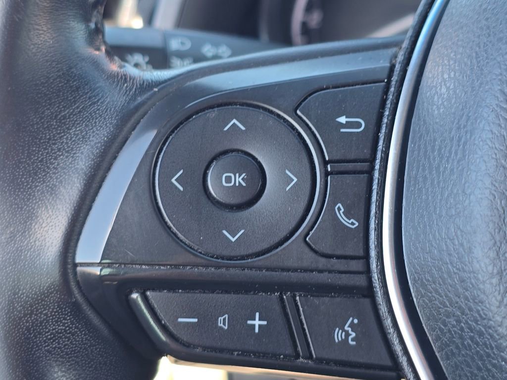 Used 2020 Toyota Camry SE FWD image 13