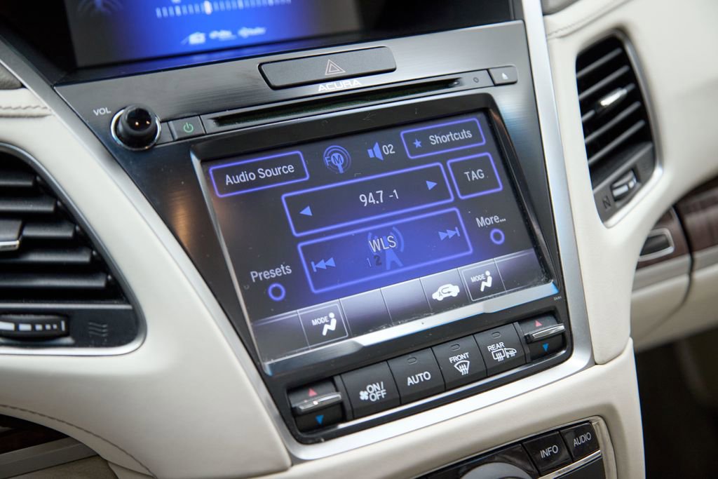 Used 2014 Acura RLX Hybrid w/ Technology Package image 17