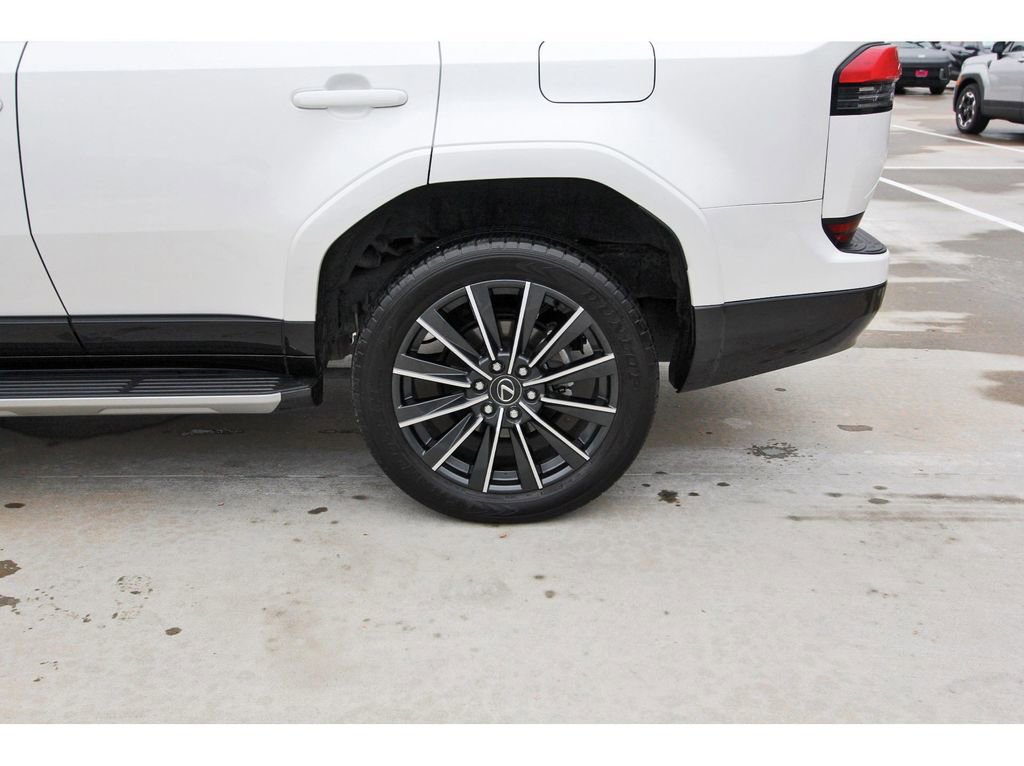 Used 2024 Lexus GX 550 w/ Accessory Package (2T) AWD/4WD image 34