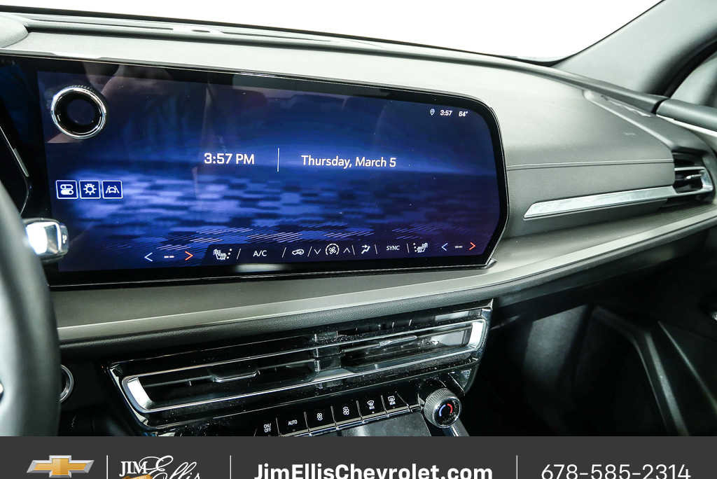 Used 2025 Chevrolet Traverse LT FWD image 12