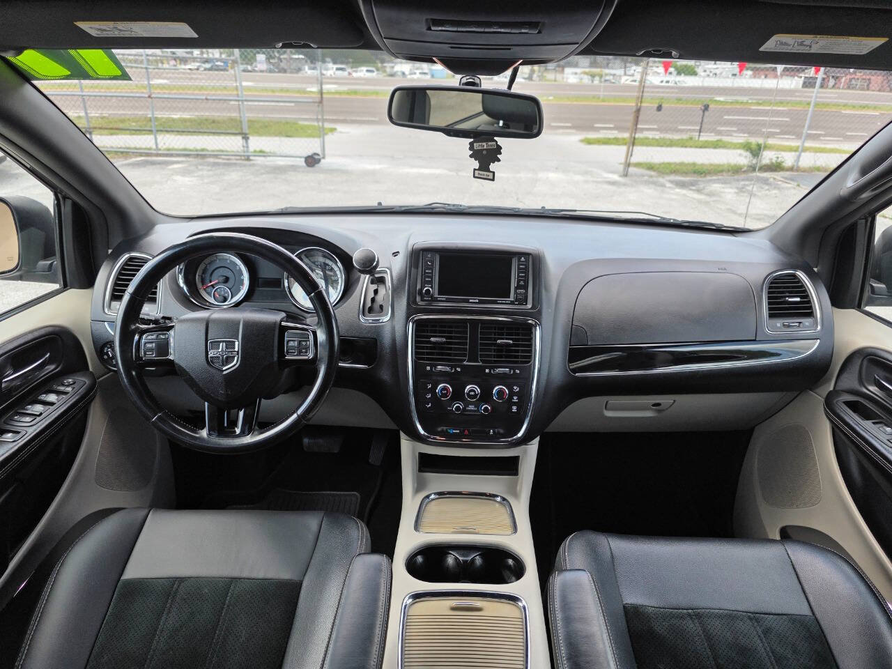 Used 2017 Dodge Grand Caravan SXT FWD image 19