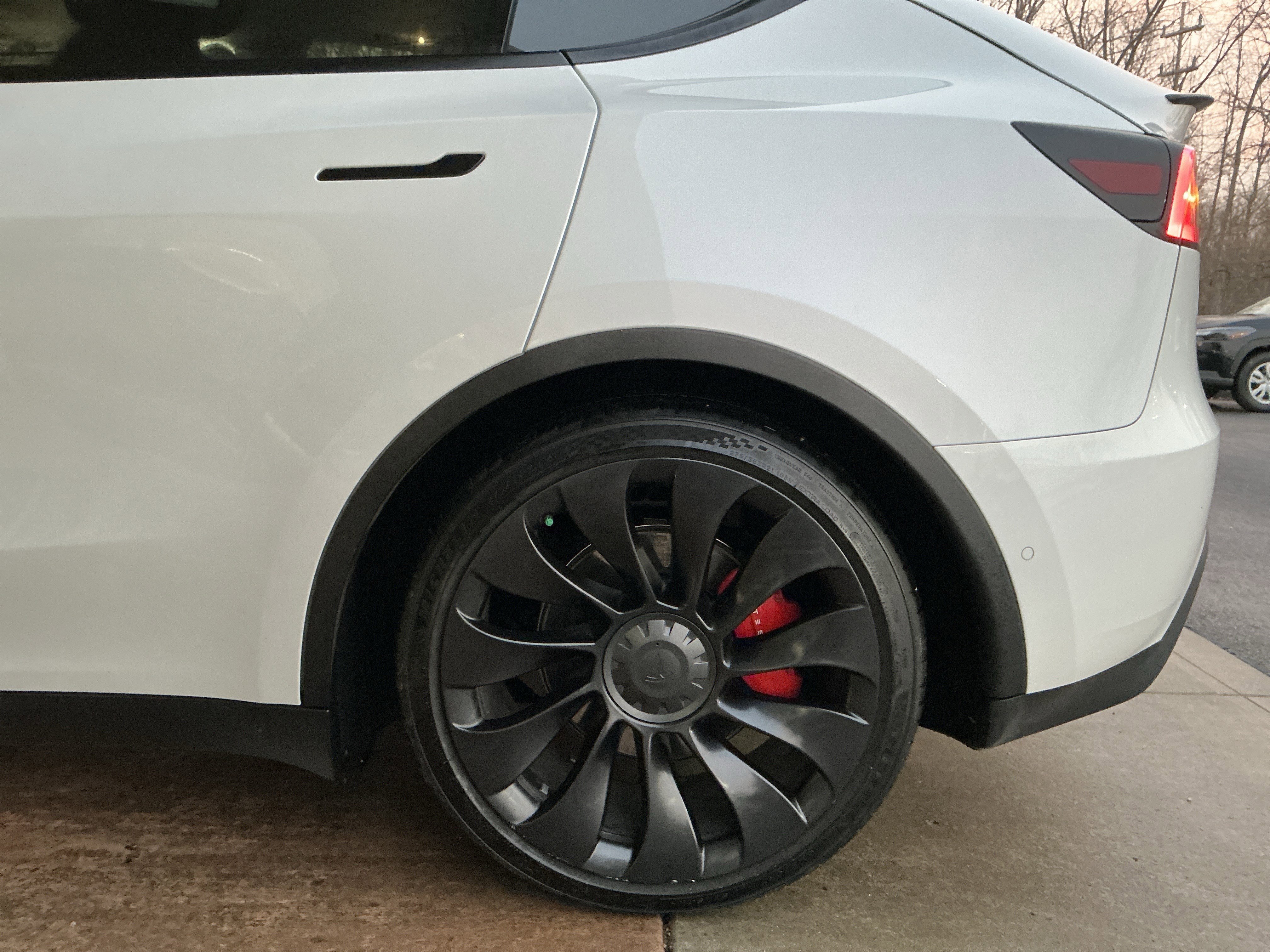 Used 2022 Tesla Model Y Performance image 23
