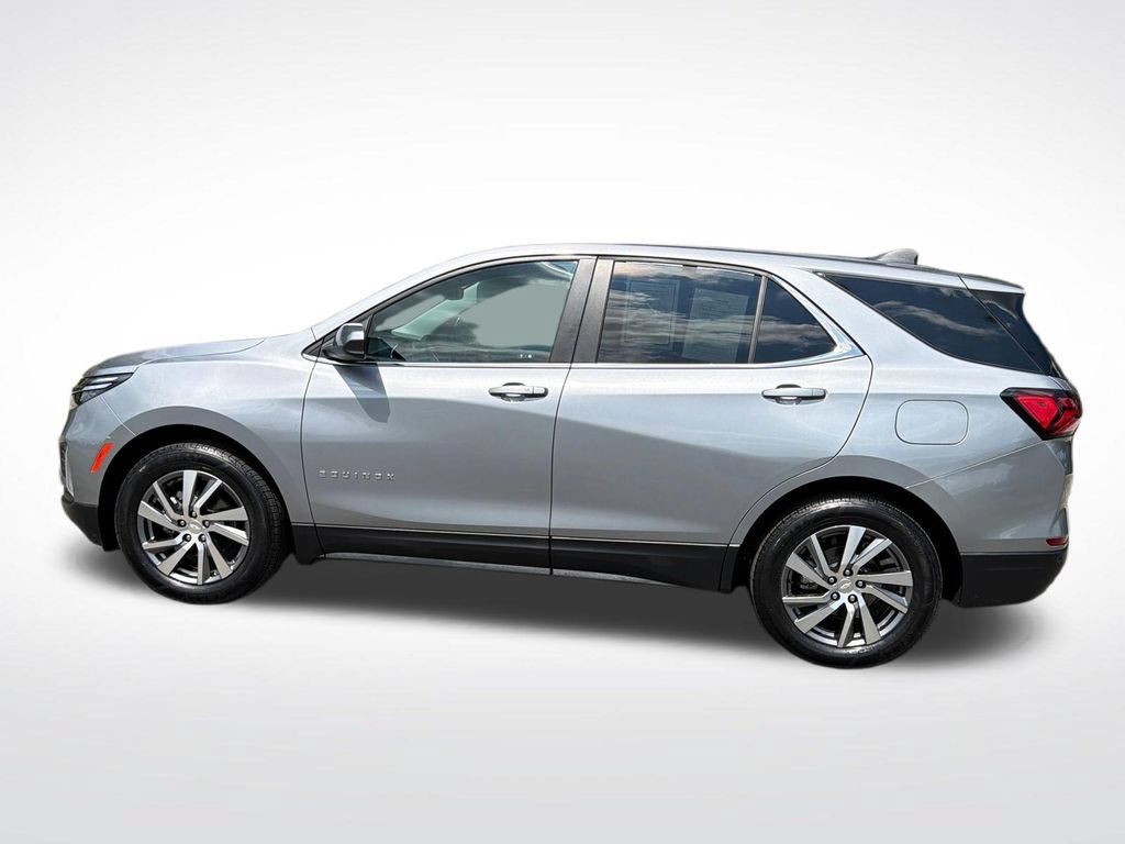 Used 2024 Chevrolet Equinox LT FWD image 2